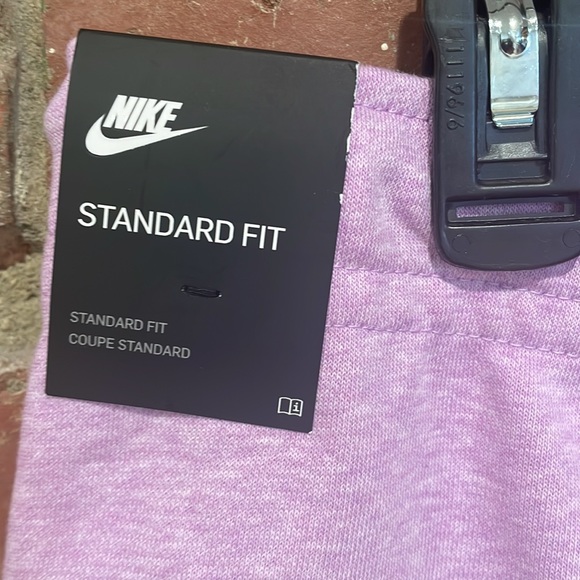 Nike NSW Essential High Rise Shorts in Purple NWT - Picture 6 of 7